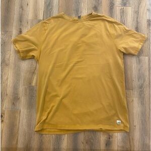 Vuori Men’s Large T- Shirt